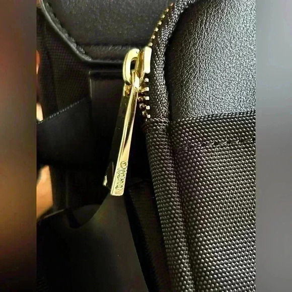 Tutilo New York crossbody adjustable belt bag, black bag, NWT, 2 big pockets - Picture 7 of 10